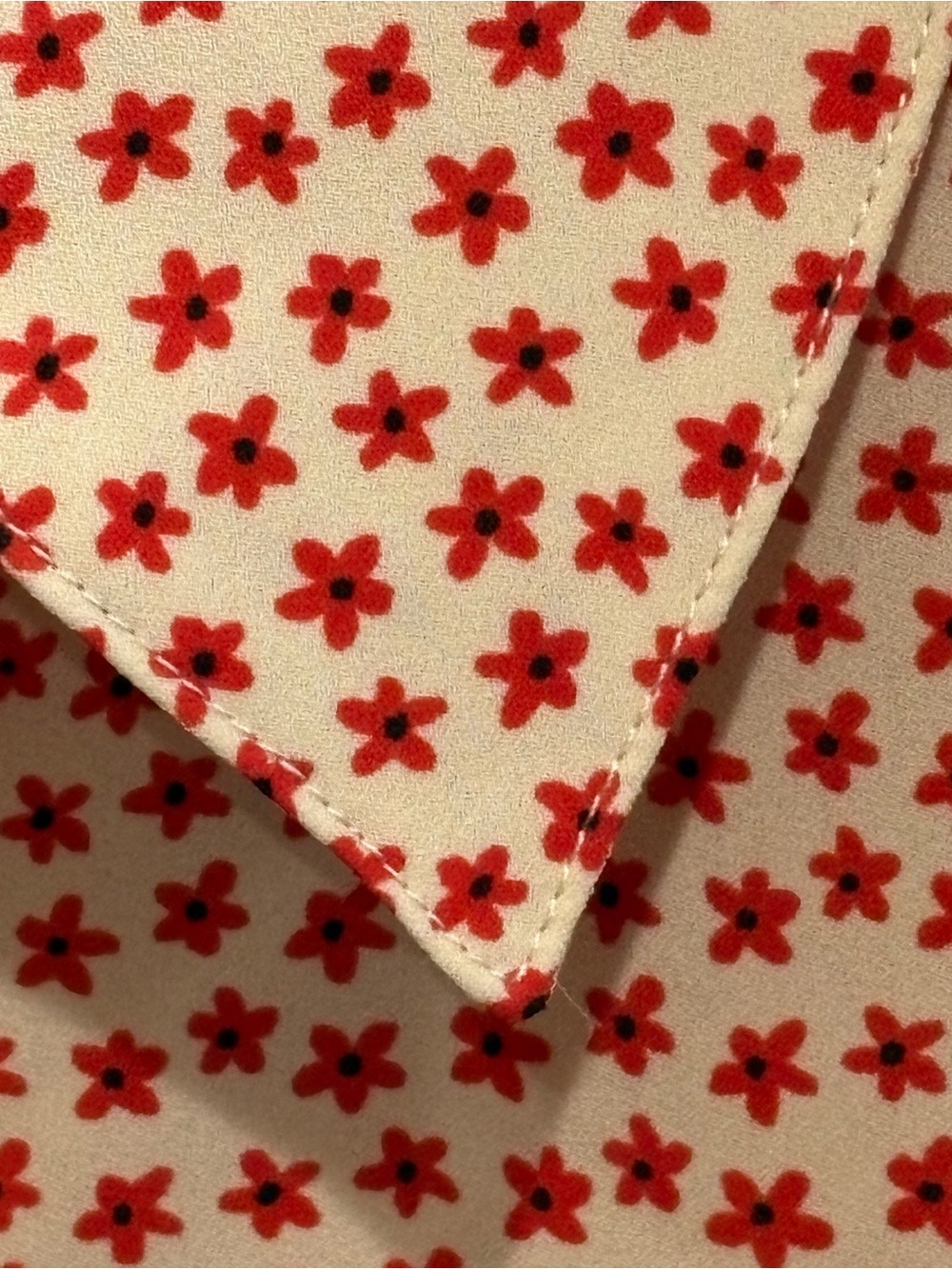 cabi Red floral Print Sleeveless Button-Down Top. Small. - Picture 4 of 7